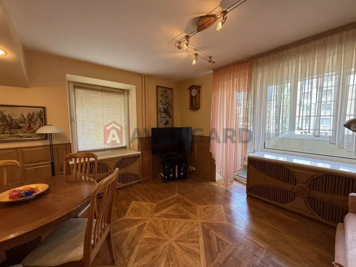 3 ��. ��������, 76/-/20 ��. �., 6/14 ������ ���� 6