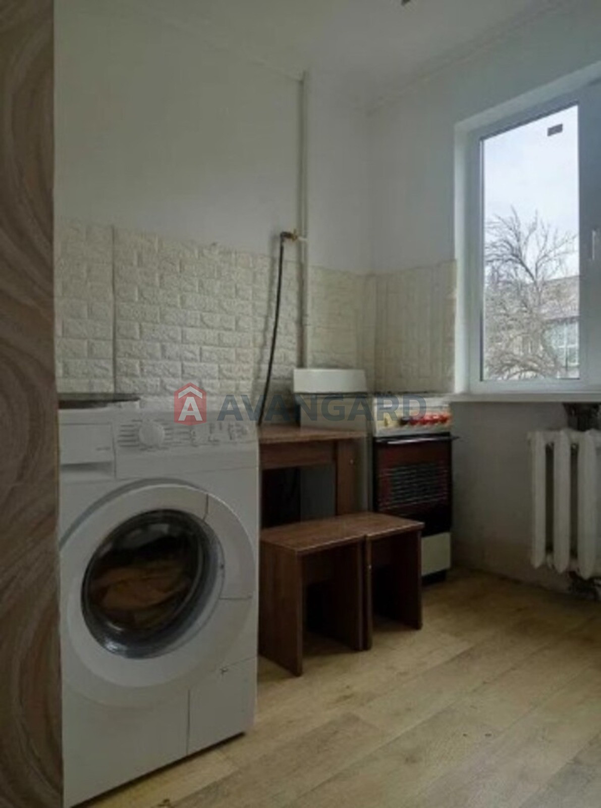 1 ��. ��������, 33/18/5 ��. �., 4/5 ������ ���� 6