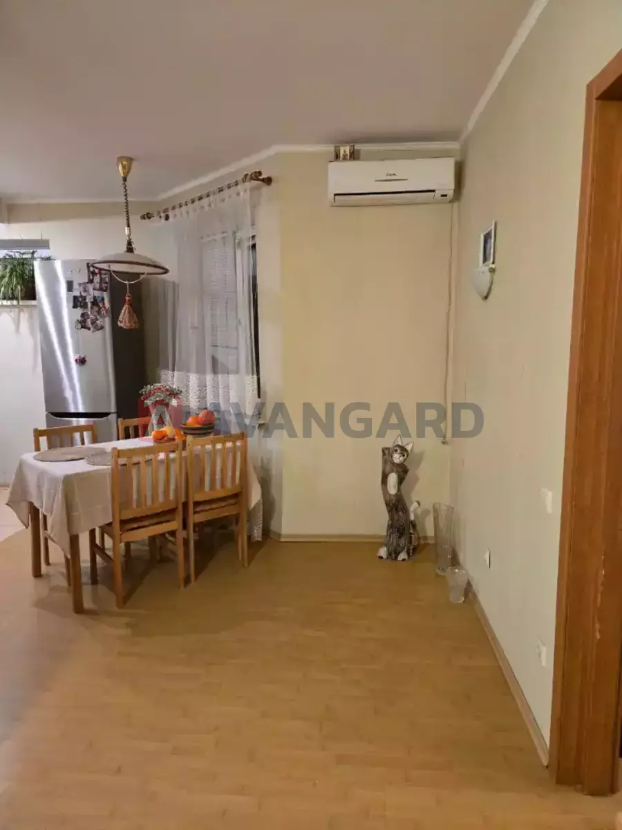 2 ��. ��������, 64/30/19 ��. �., 14/16 ������ ���� 6