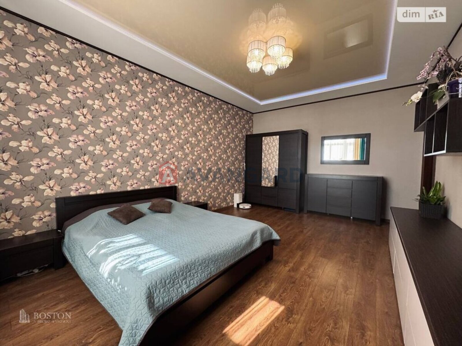 2 ��. ��������, 73/35/17 ��. �., 6/6 ������ ���� 30