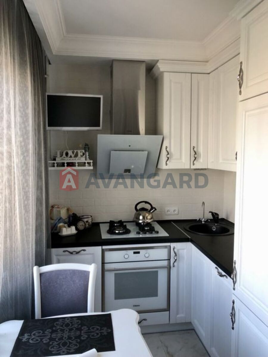 3 ��. ��������, 72/-/7 ��. �., 5/10 ������ ���� 8