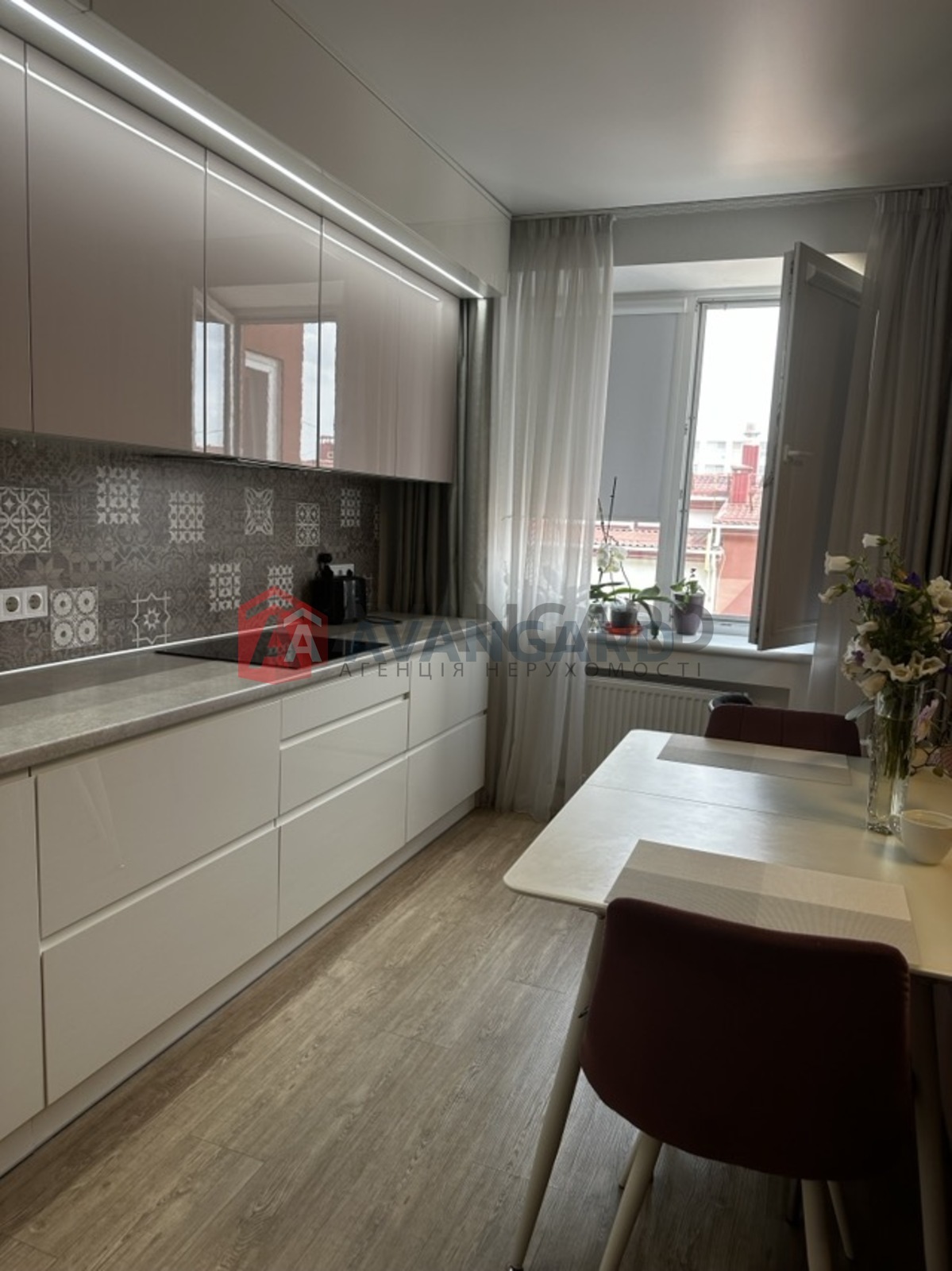 2 ��. ��������, 74/-/17 ��. �., 6/7 ������ ���� 16