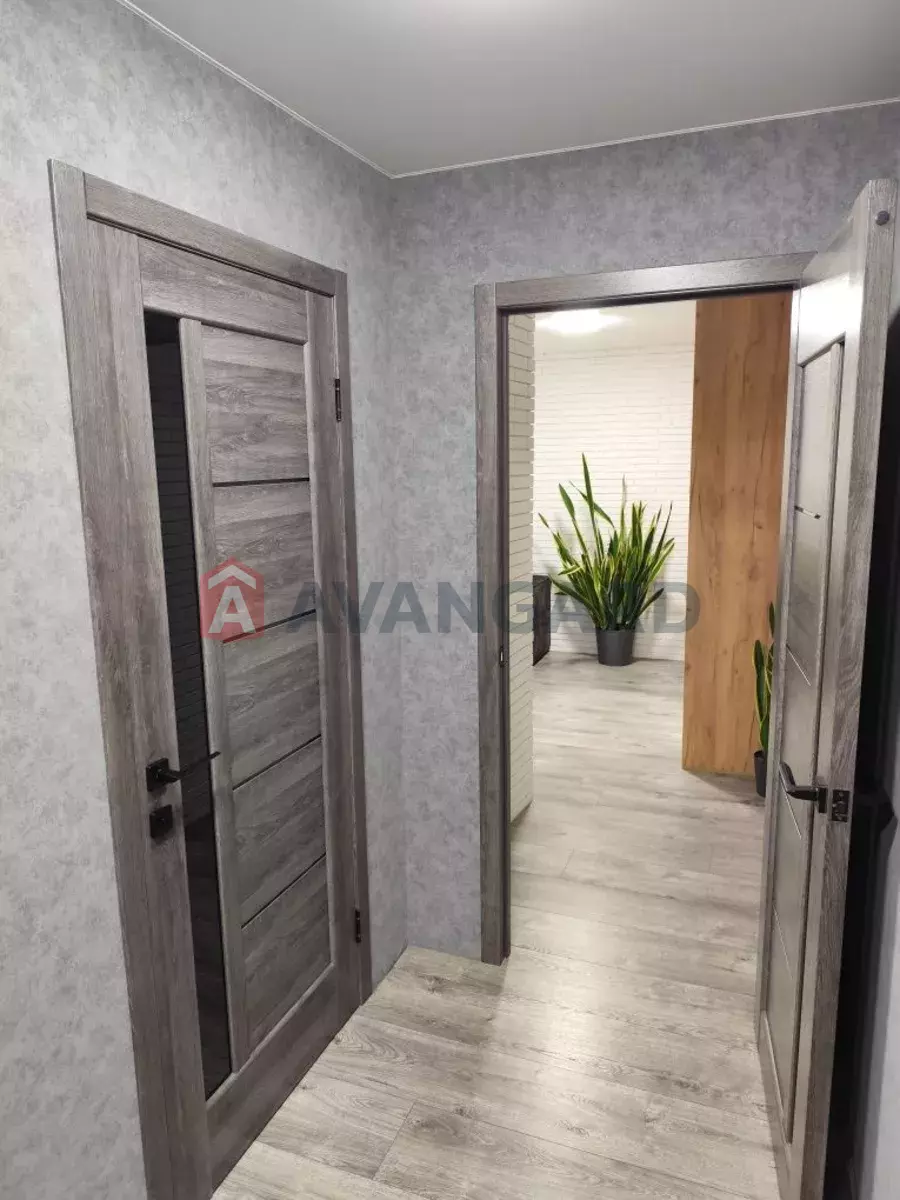 2 ����. ��������, 48/-/5 ��. �., 8/9 ���� ���� 18