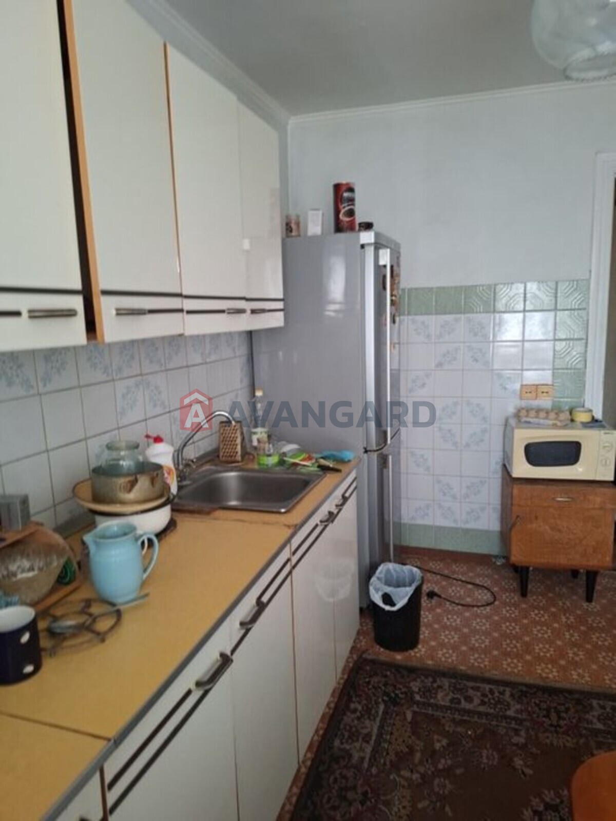 3 ��. ��������, 76/-/10 ��. �., 8/10 ������ ���� 3