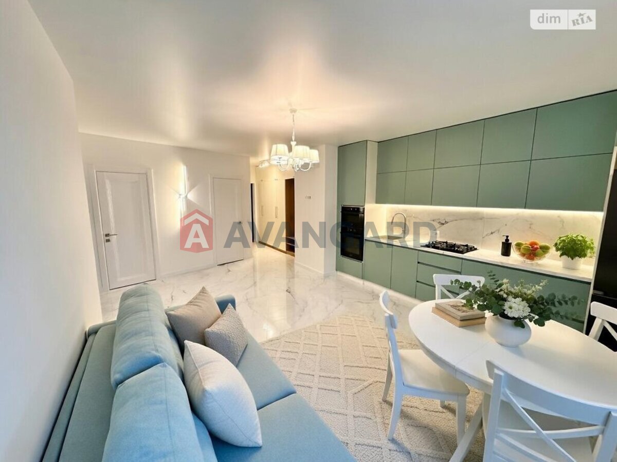 2 ��. ��������, 56/-/25 ��. �., 9/10 ������ ���� 18