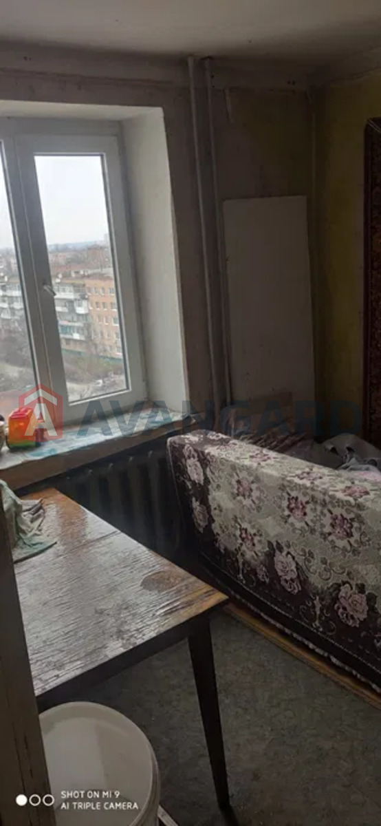 4 . , 81/-/7 . ., 8/9   6