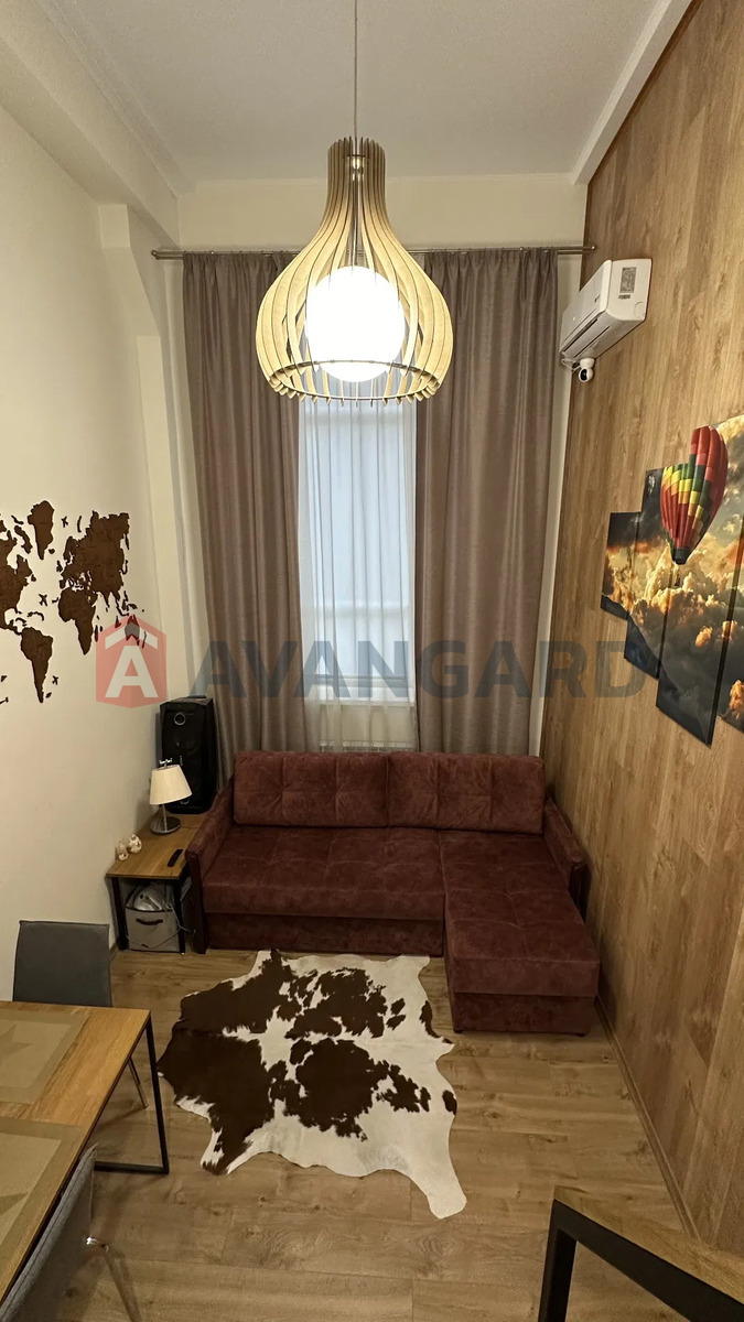 1 ��. ��������, 33/-/10 ��. �., 12/13 ������ ���� 7