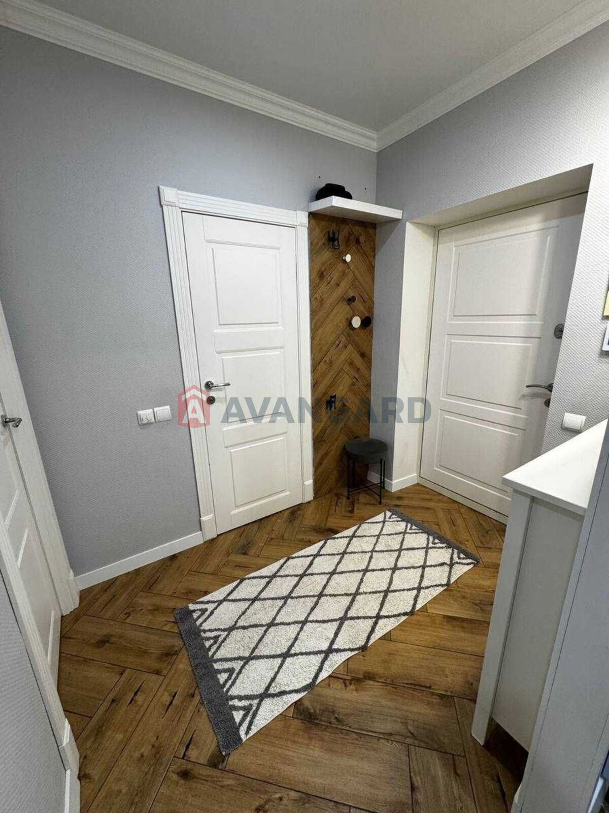 1 ��. ��������, 44/18/16 ��. �., 15/25 ������ ���� 11