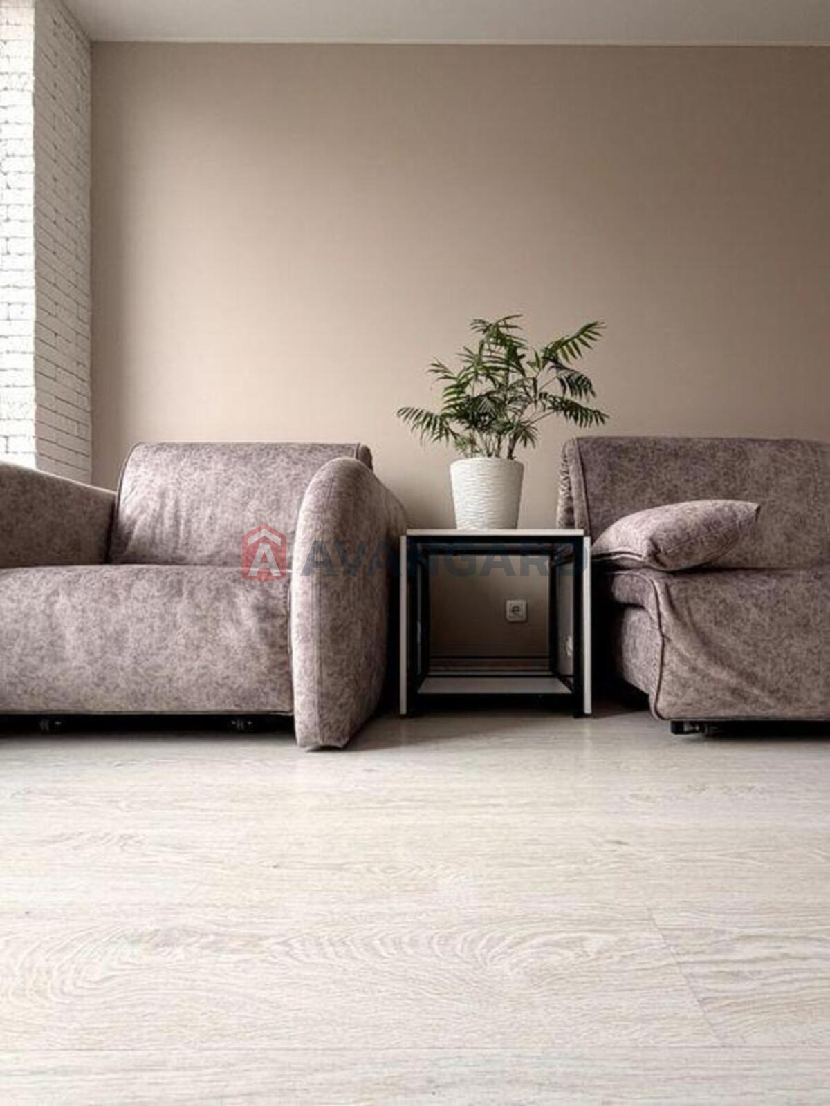 1 ��. ��������, 32/-/9 ��. �., 8/10 ������ ���� 13