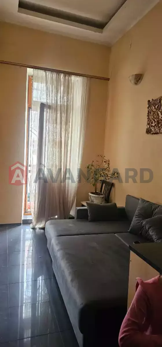 1 ��. ��������, 51/44/7 ��. �., 3/3 ������ ���� 18