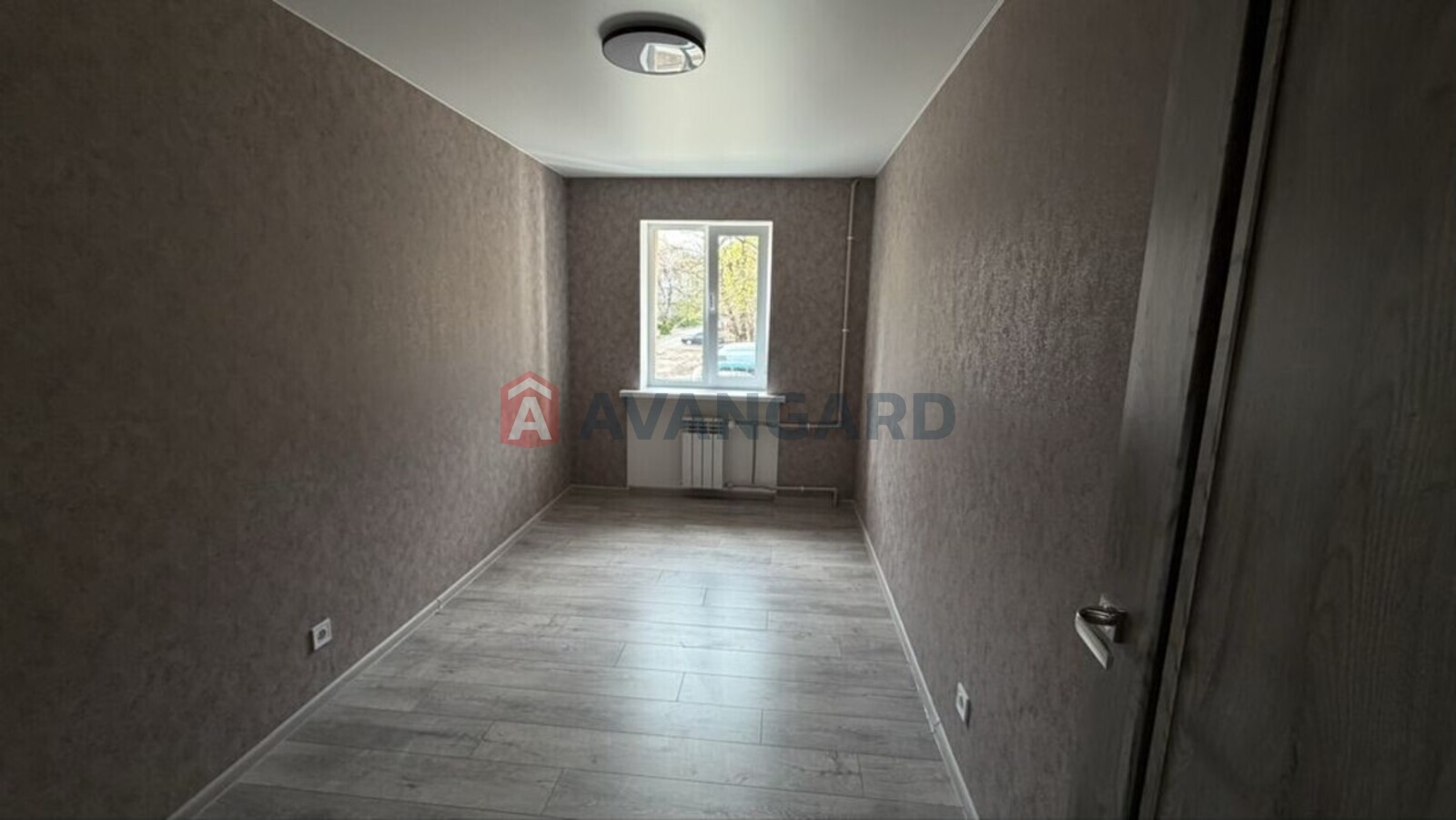 3 ��. ��������, 58/-/8 ��. �., 2/5 ������ ���� 7