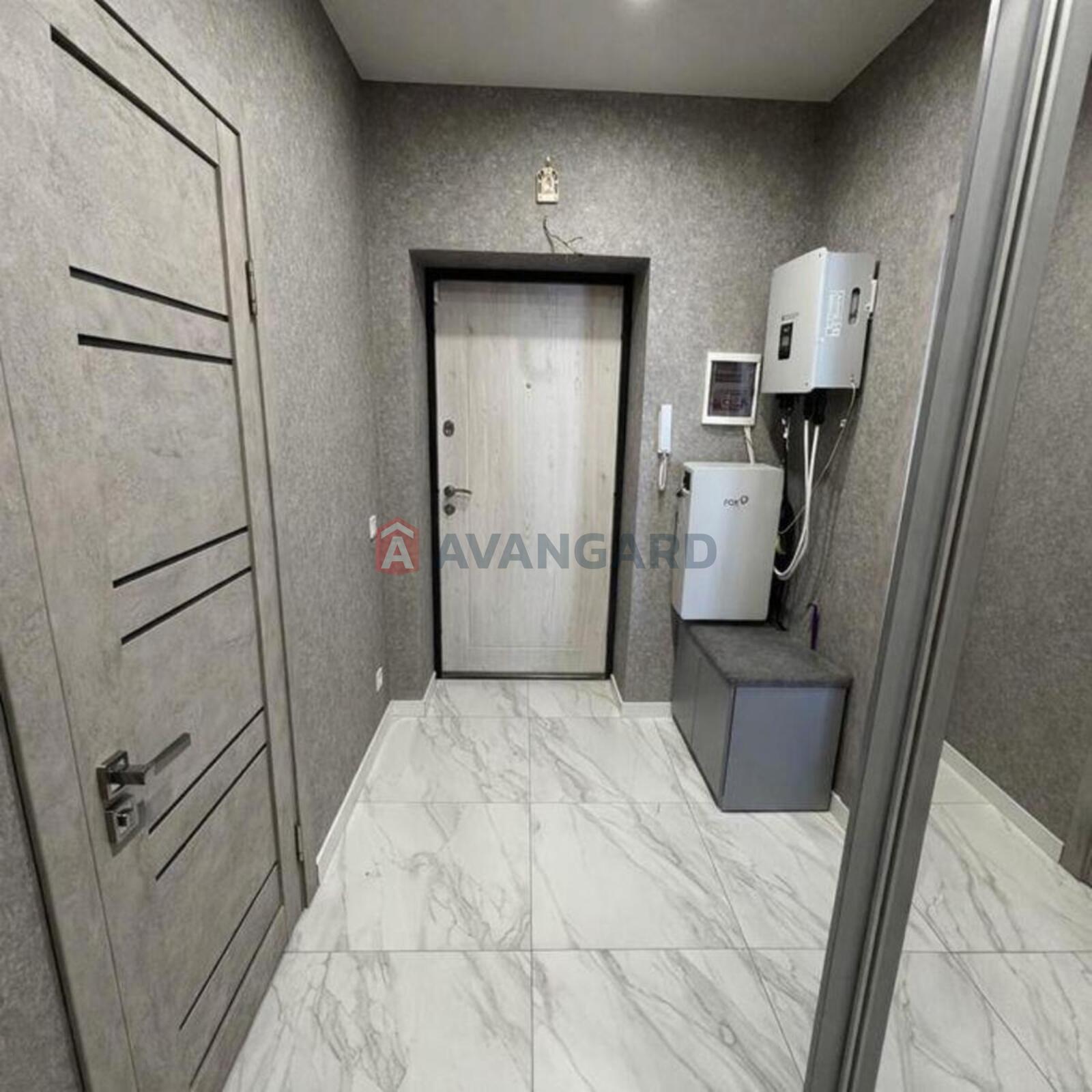 1 ��. ��������, 40/-/11 ��. �., 3/10 ������ ���� 2