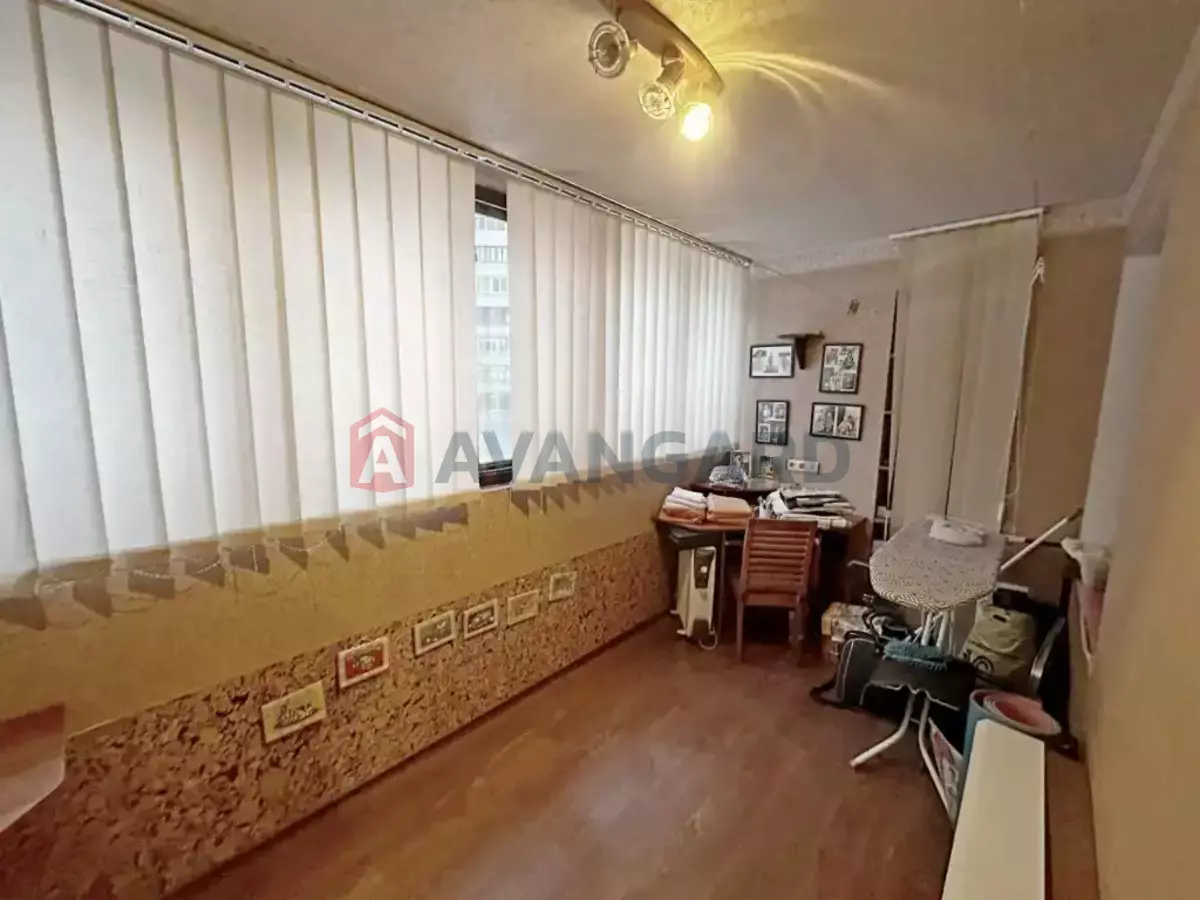 3 ��. ��������, 91/53/20 ��. �., 3/14 ������ ���� 12