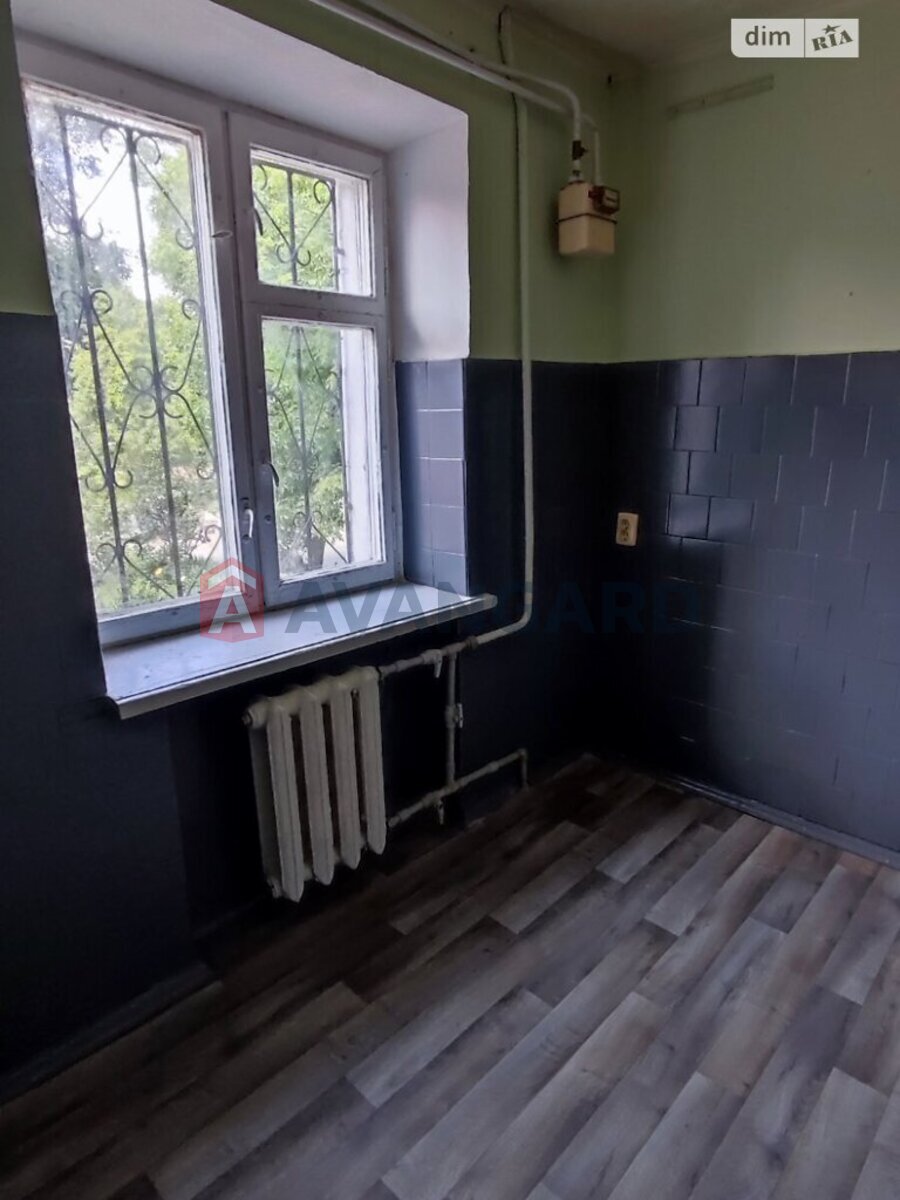 3 ��. ��������, 57/43/6 ��. �., 1/5 ������ ���� 12