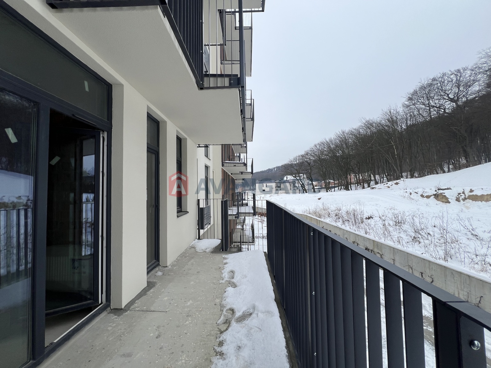 1 ��. ��������, 42,6/11.8/18.5 ��. �., 3/6 ������ ���� 18