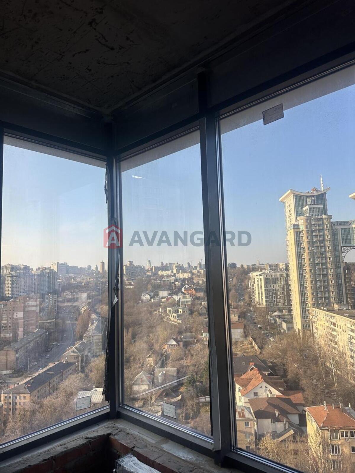 4 ��. ��������, 106/-/22 ��. �., 16/23 ������ ���� 1