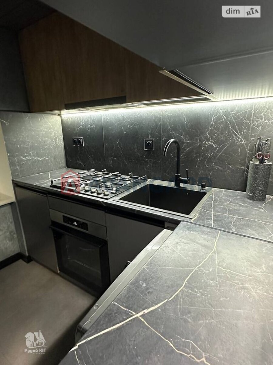 1 ��. ��������, 21/11/4 ��. �., 9/9 ������ ���� 3