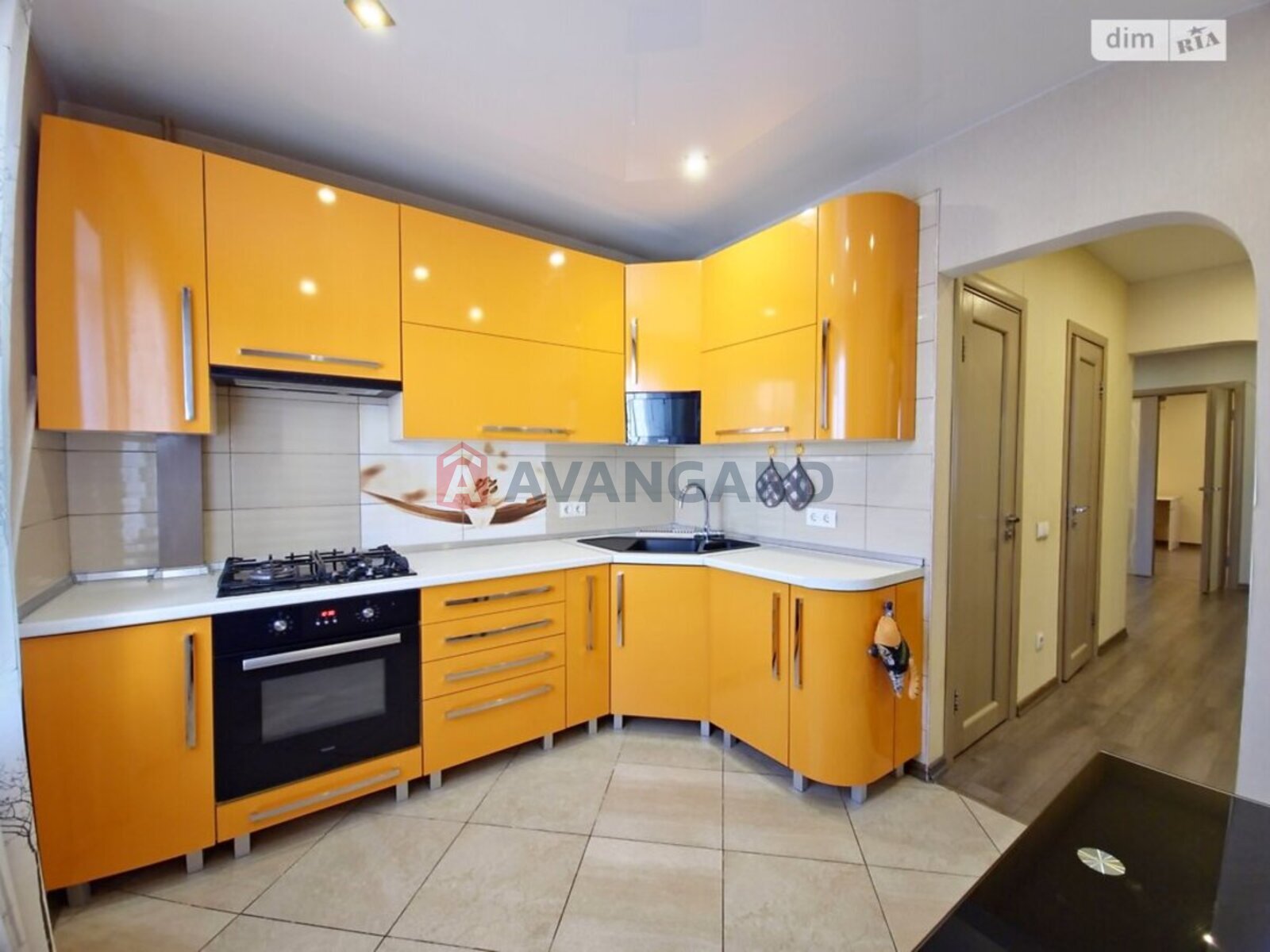 4 ��. ��������, 84/60/8 ��. �., 8/9 ������ ���� 8