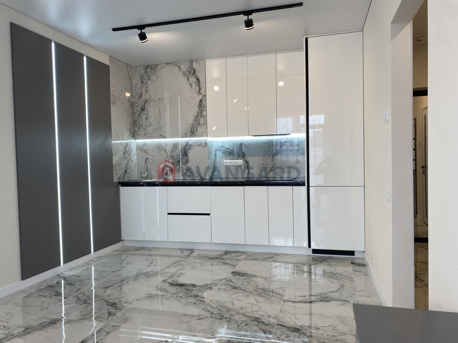 1 ��. ��������, 44/14/20 ��. �., 24/26 ������ ���� 7