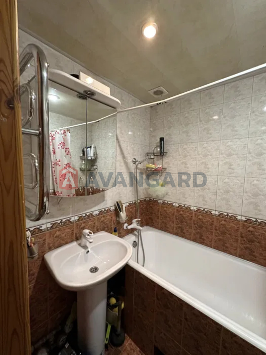 3 . , 72/-/8 . ., 2/9   8