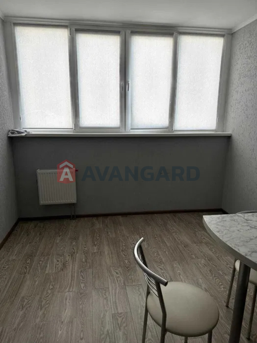 1 ����. ��������, 43/-/10 ��. �., 19/25 ���� ���� 10