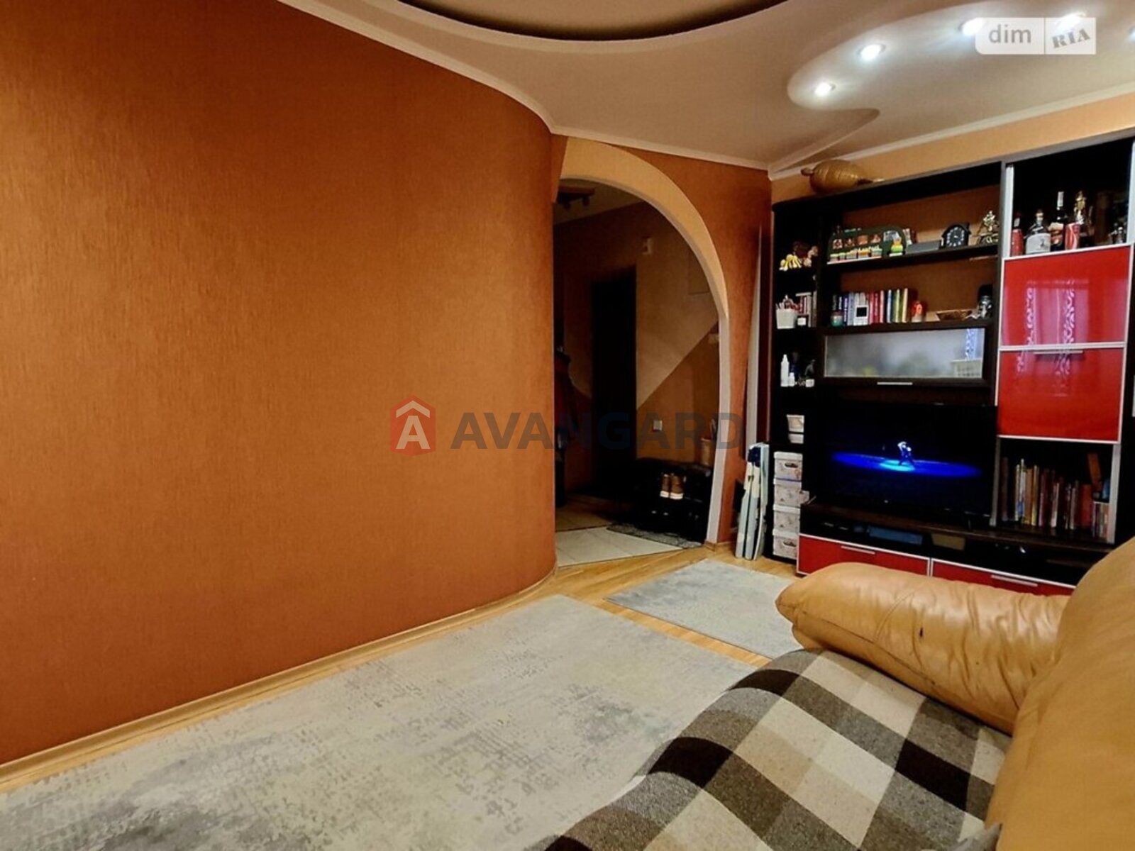 2 ����. ��������, 42/40/8 ��. �., 3/6 ���� ���� 3