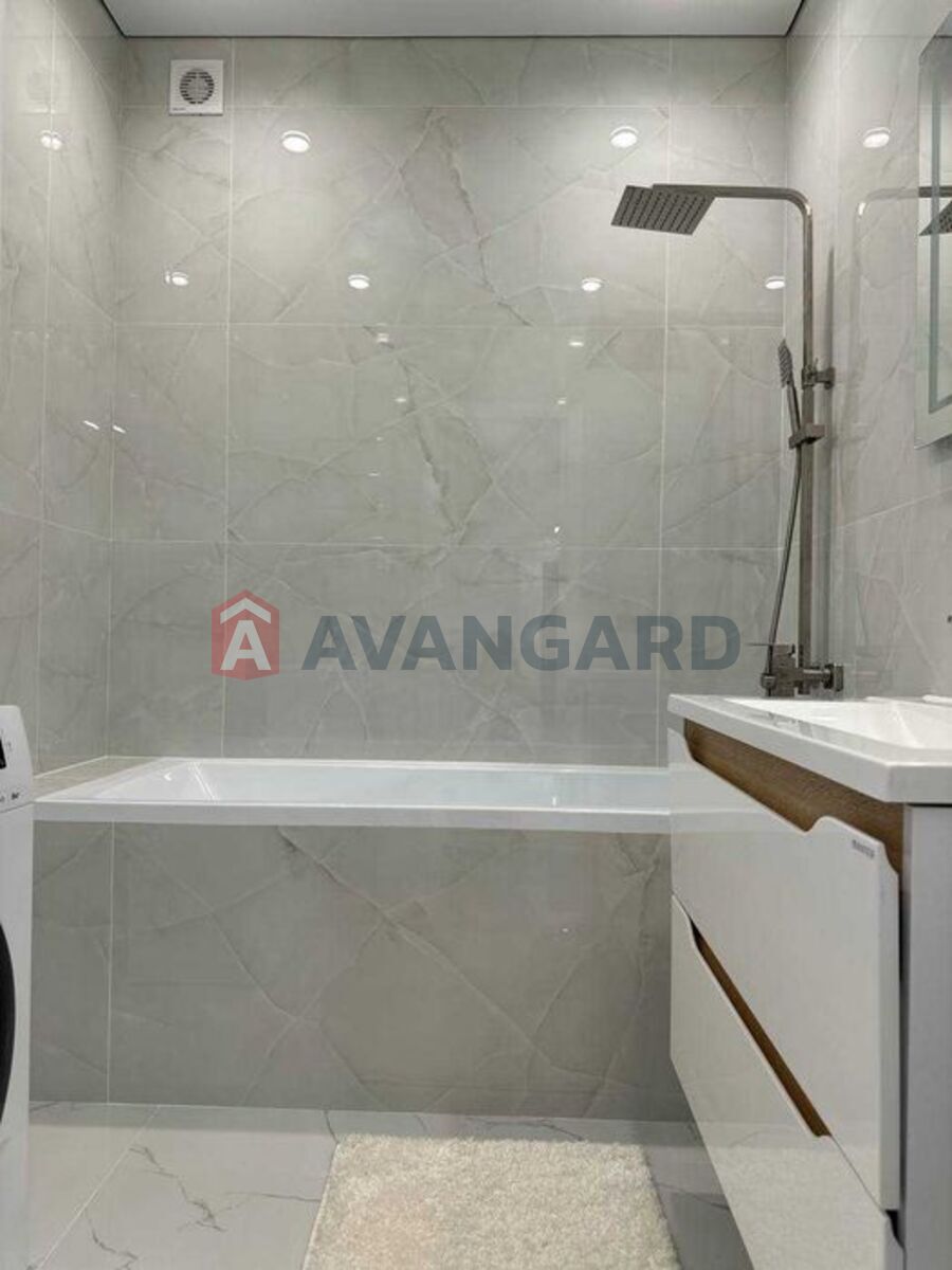 2 ��. ��������, 76/62/12 ��. �., 4/10 ������ ���� 16