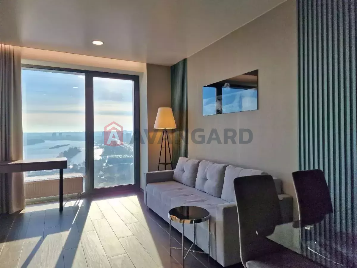 1 ��. ��������, 52/-/- ��. �., 21/33 ������ ���� 8