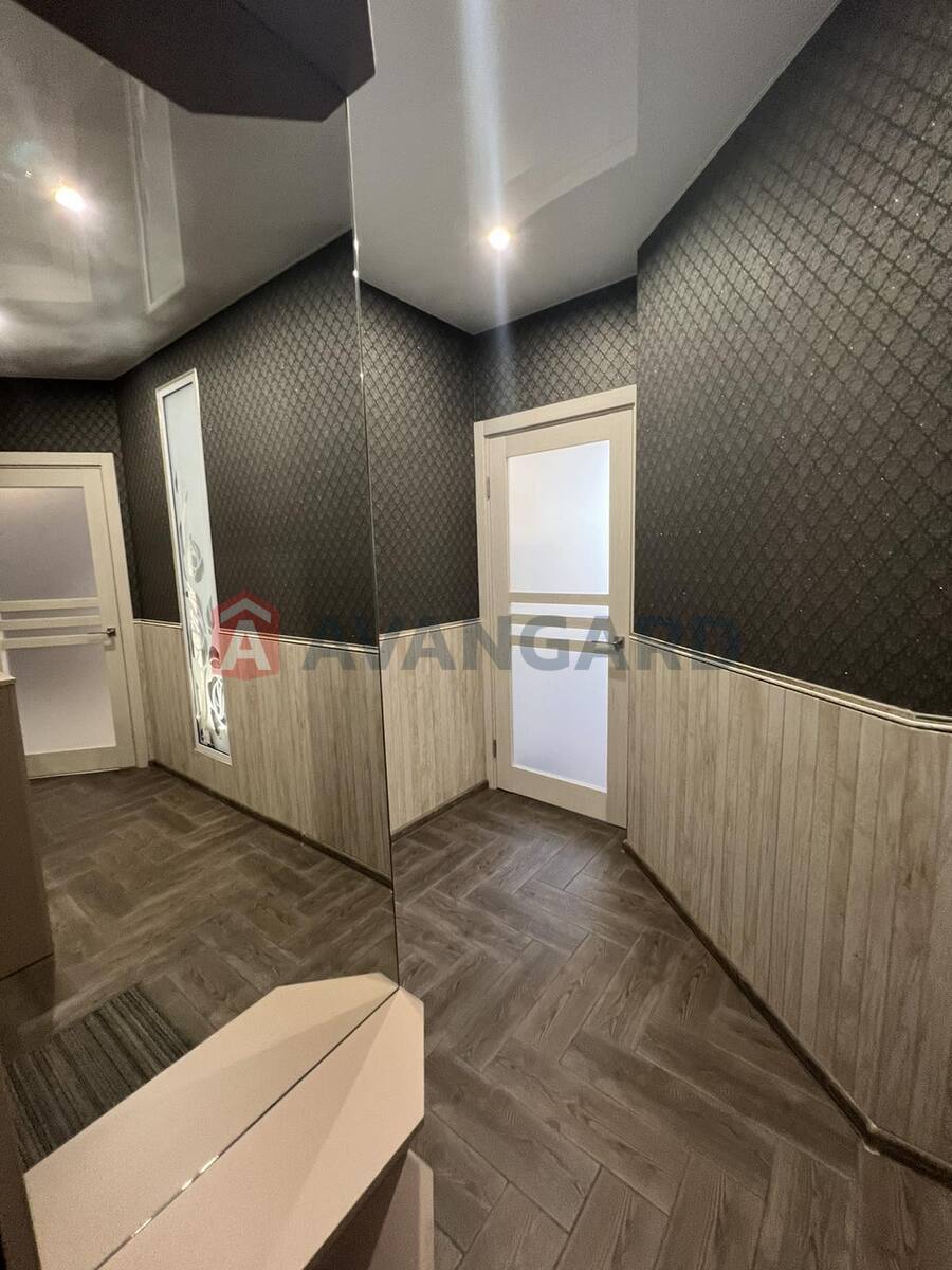 2 ��. ��������, 53/-/17 ��. �., 8/12 ������ ���� 5