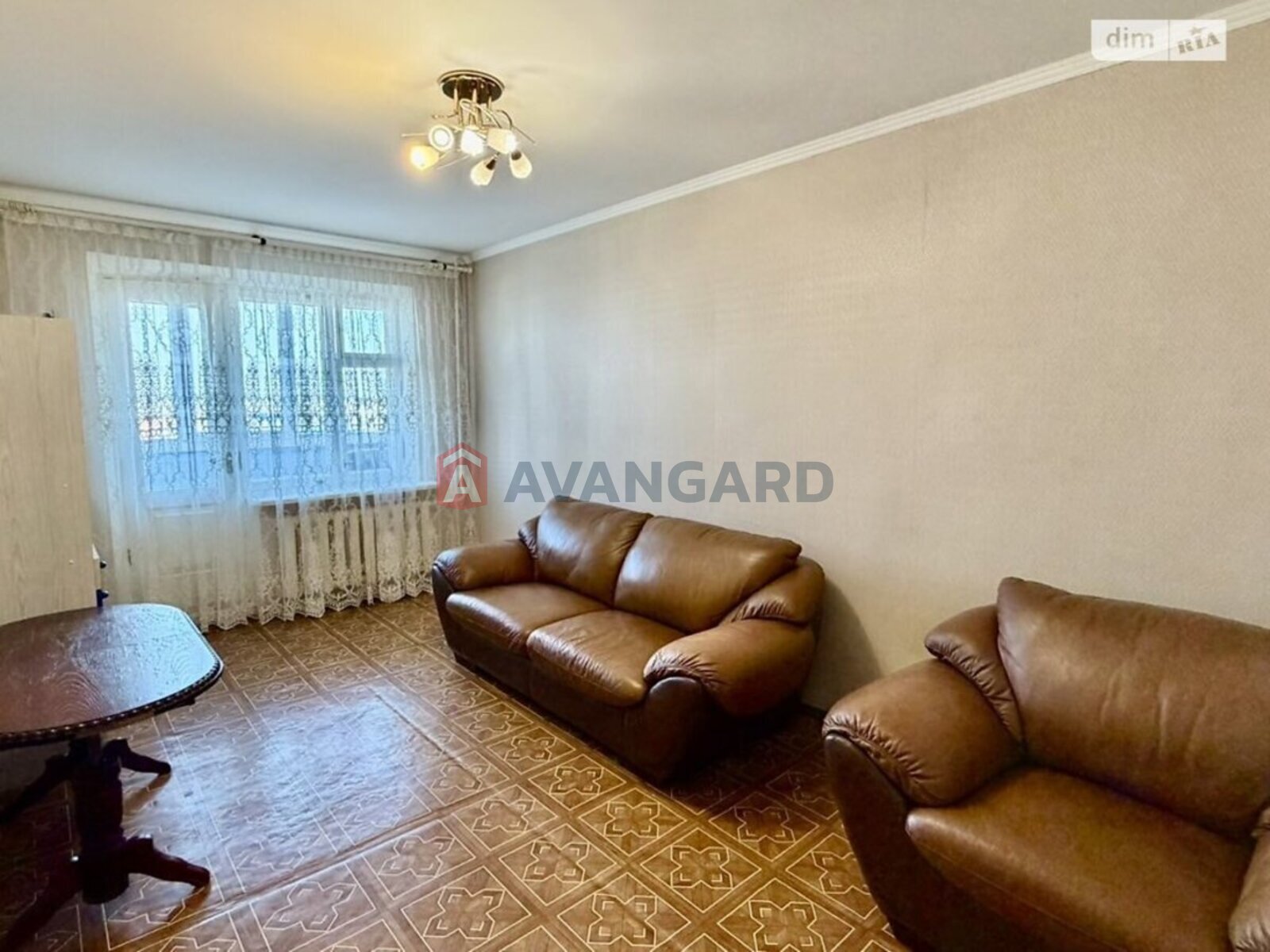 3 ��. ��������, 75/-/8 ��. �., 6/10 ������ ���� 1