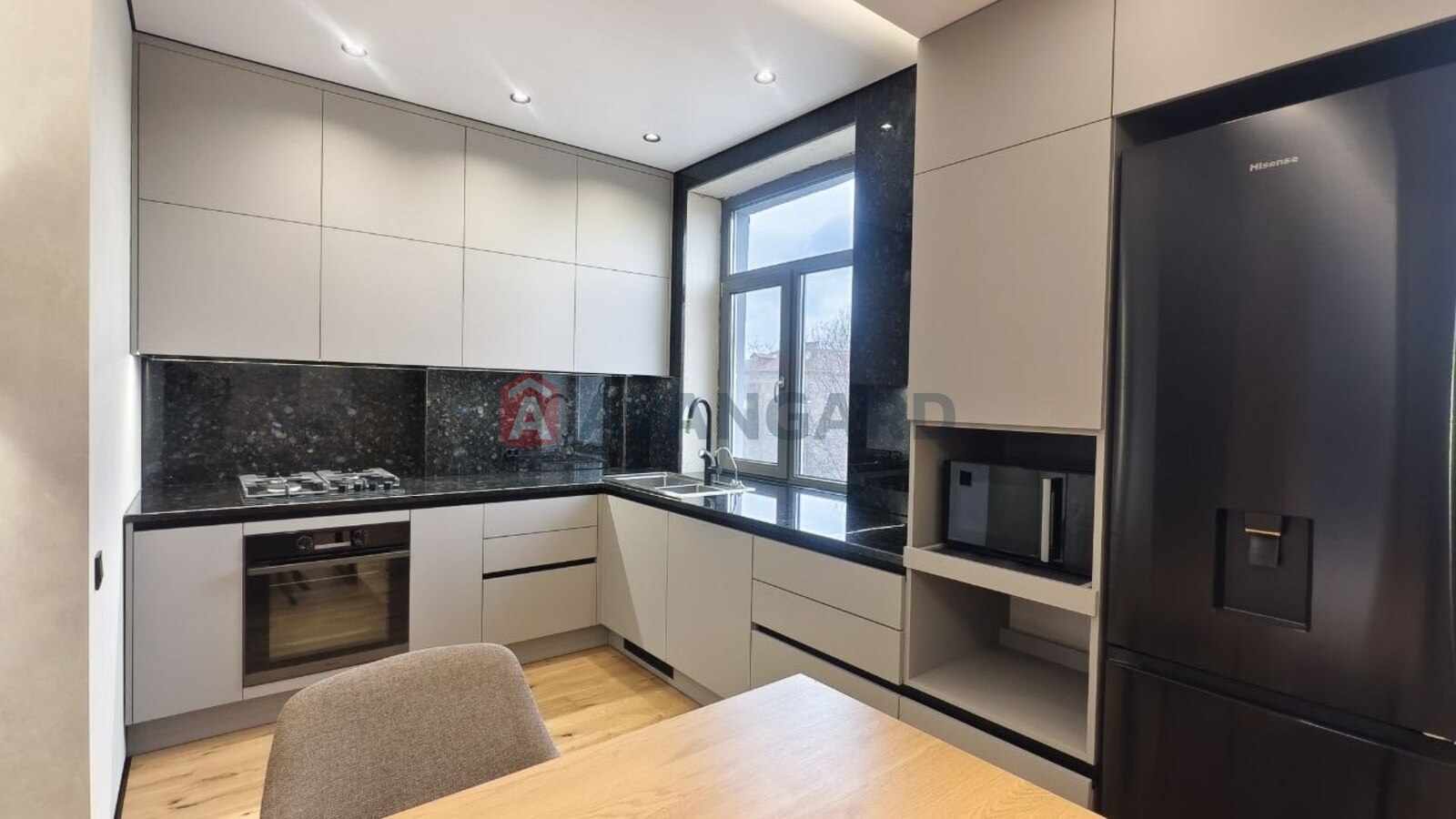 2 ��. ��������, 52/-/18 ��. �., 5/5 ������ ���� 1