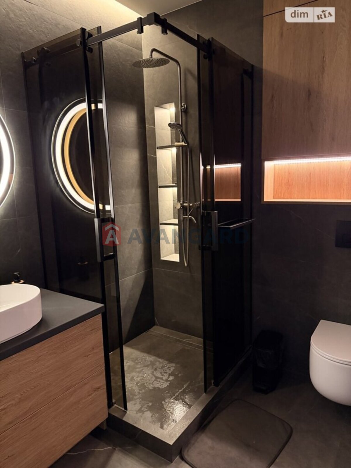 1 ��. ��������, 53/53/6 ��. �., 3/10 ������ ���� 14