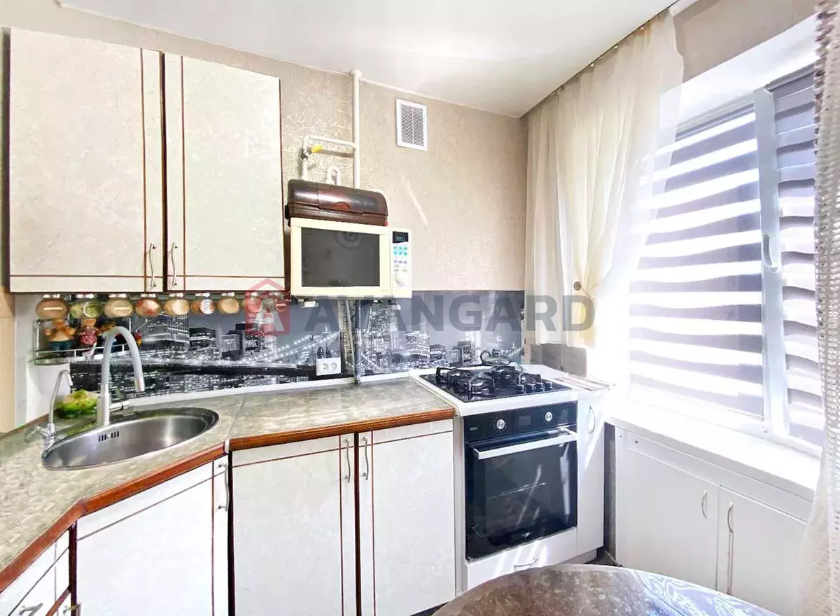 1 ��. ��������, 30/18/6 ��. �., 4/9 ������ ���� 1