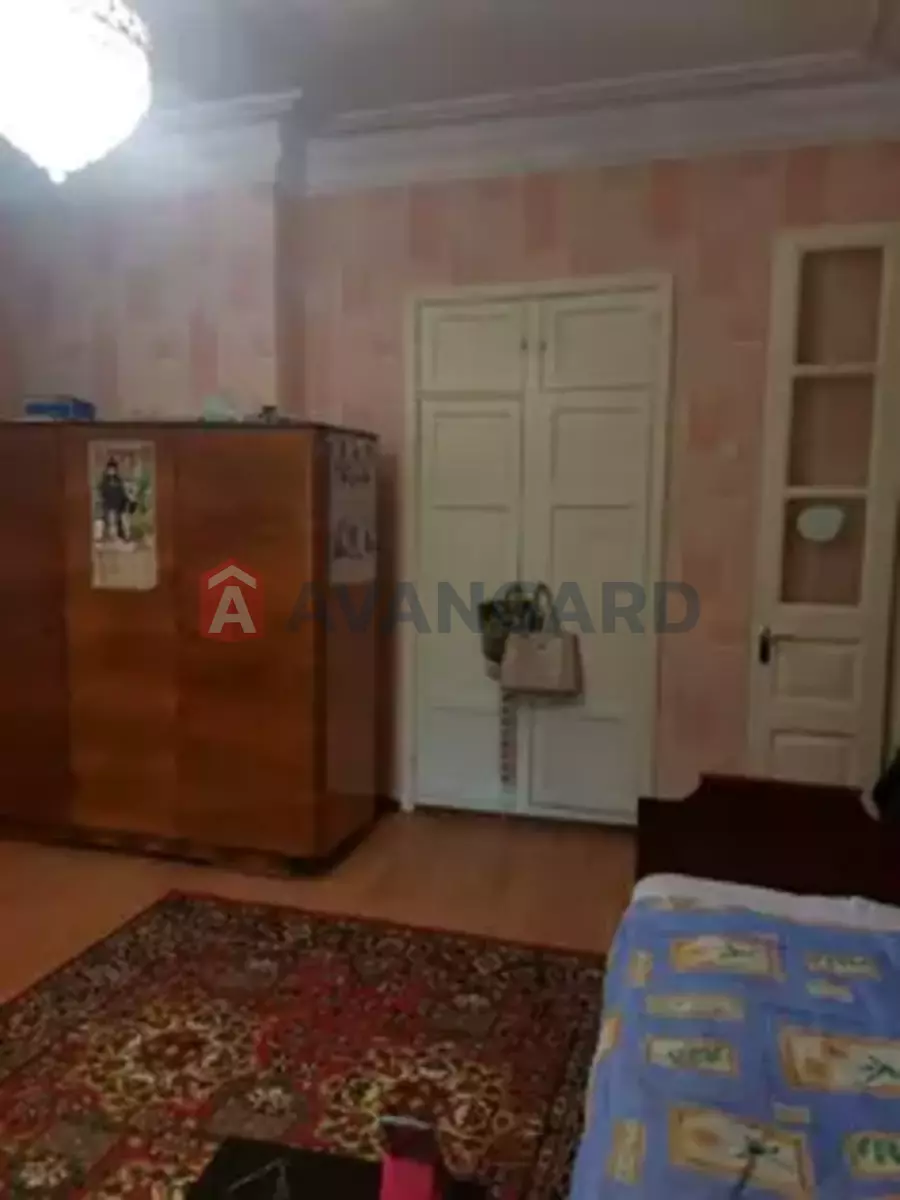 5 ��. ��������, 100/-/- ��. �., 2/3 ������ ���� 6