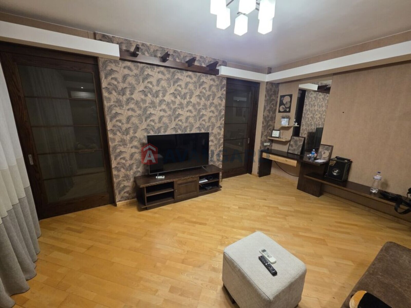 4 ��. ��������, 110/-/20 ��. �., 4/4 ������ ���� 3