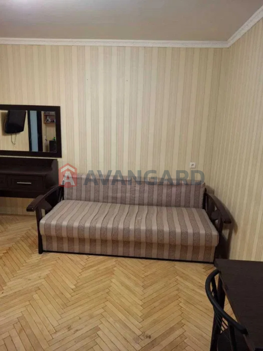 1 ��. ��������, 55/-/8 ��. �., 3/10 ������ ���� 19