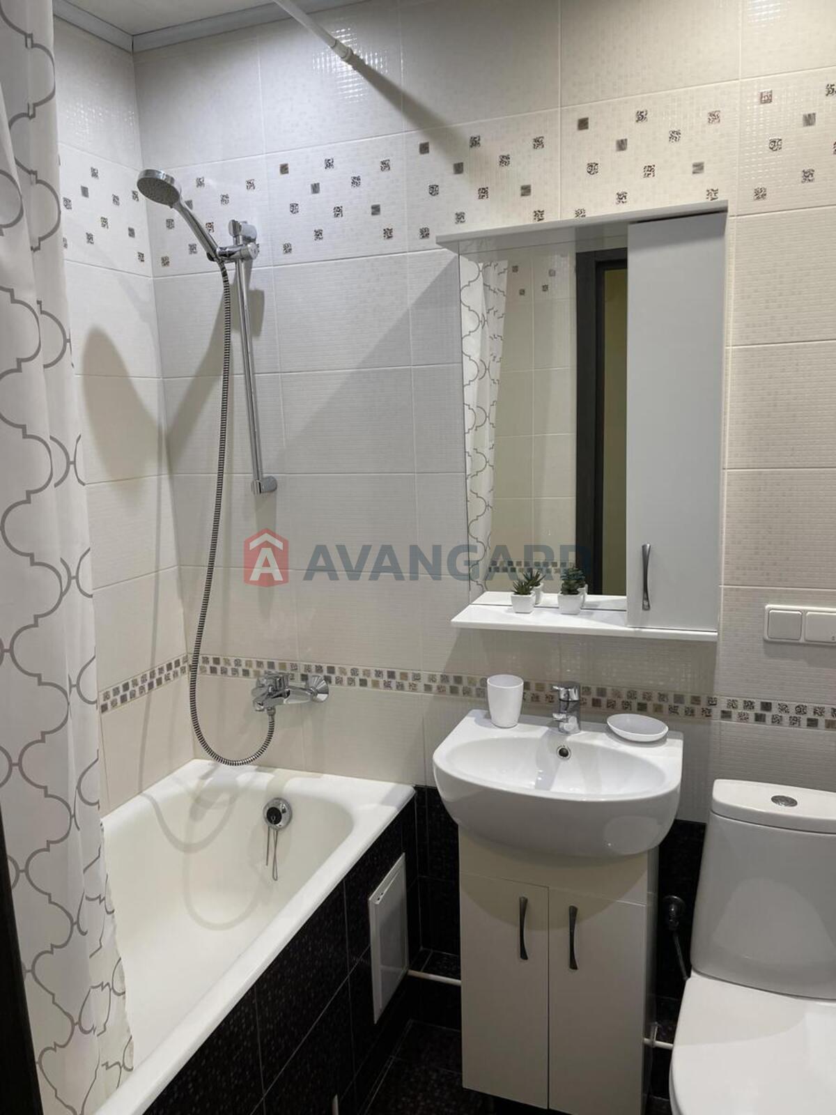 1 ��. ��������, 37/18/6 ��. �., 4/9 ������ ���� 10