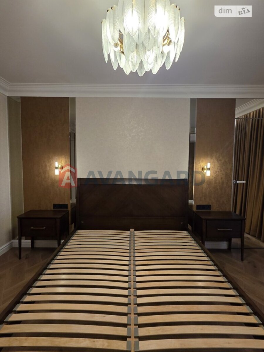 2 ��. ��������, 82/-/8 ��. �., 8/9 ������ ���� 16