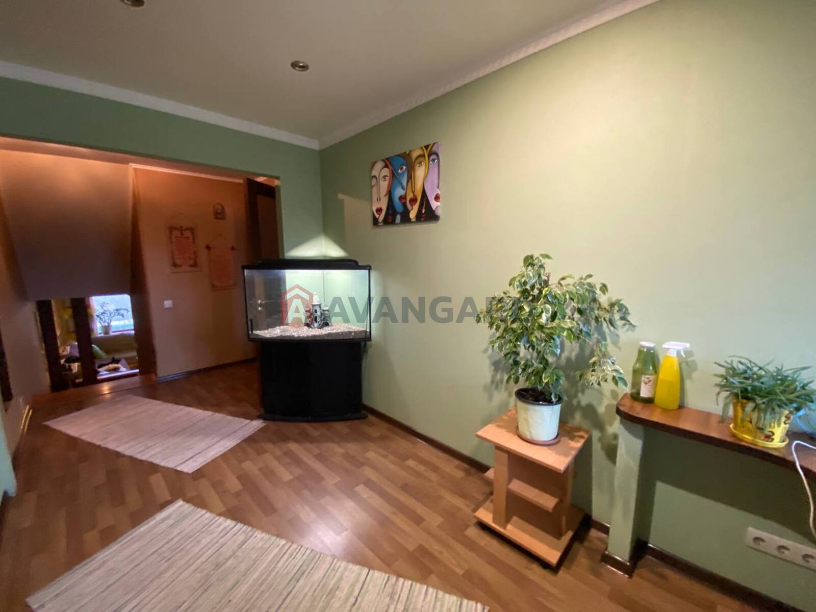 3 ��. ��������, 93,44/32,2/28,4 ��. �., 6/13 ������ ���� 18