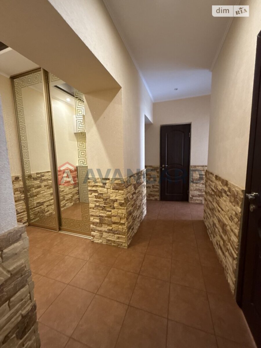 2 ����. ��������, 76/-/- ��. �., 8/11 ���� ���� 3