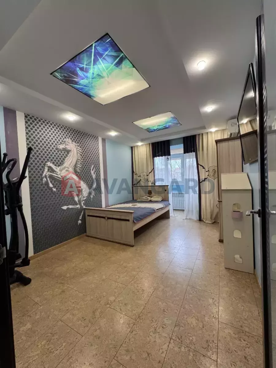 4 ��. ��������, 104/-/- ��. �., 7/9 ������ ���� 19