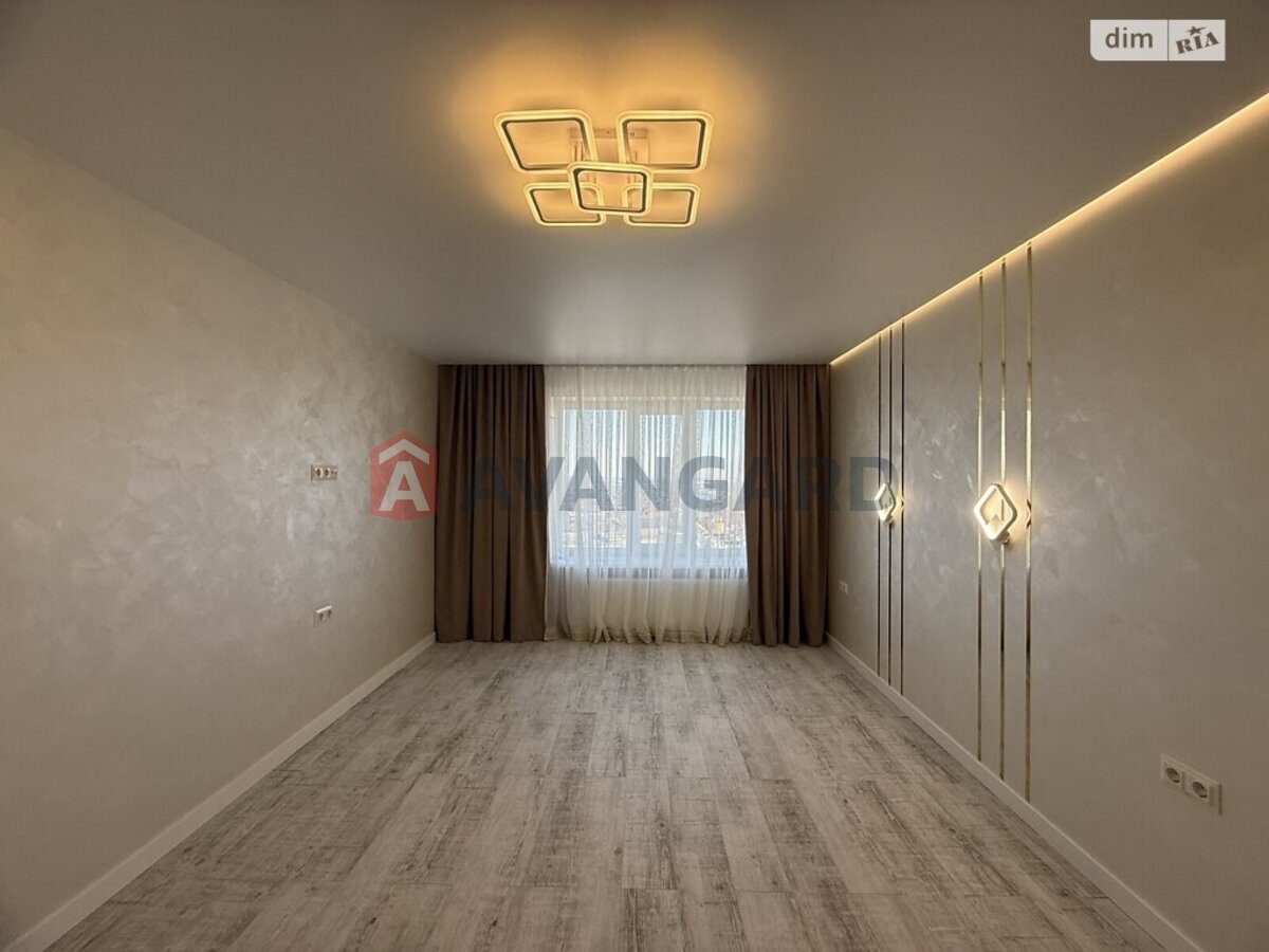 2 ��. ��������, 69/36/14 ��. �., 10/10 ������ ���� 8