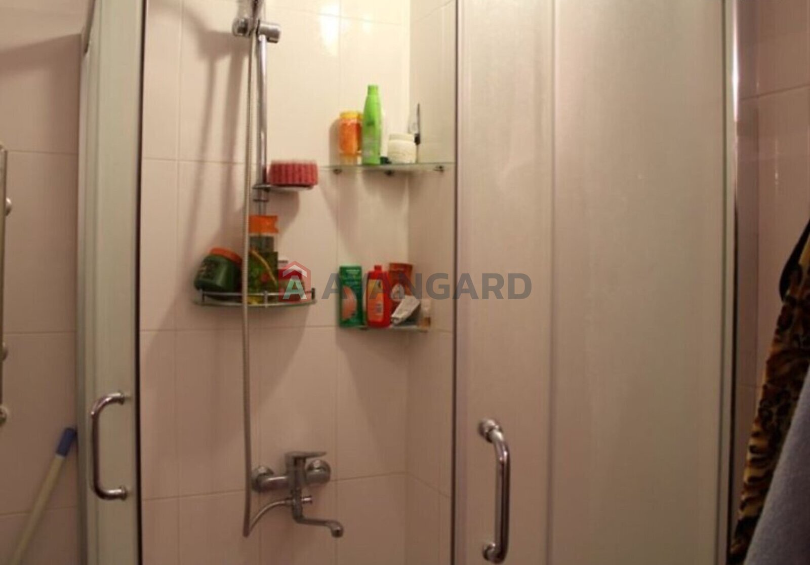 2 ��. ��������, 65/37/11 ��. �., 5/10 ������ ���� 20