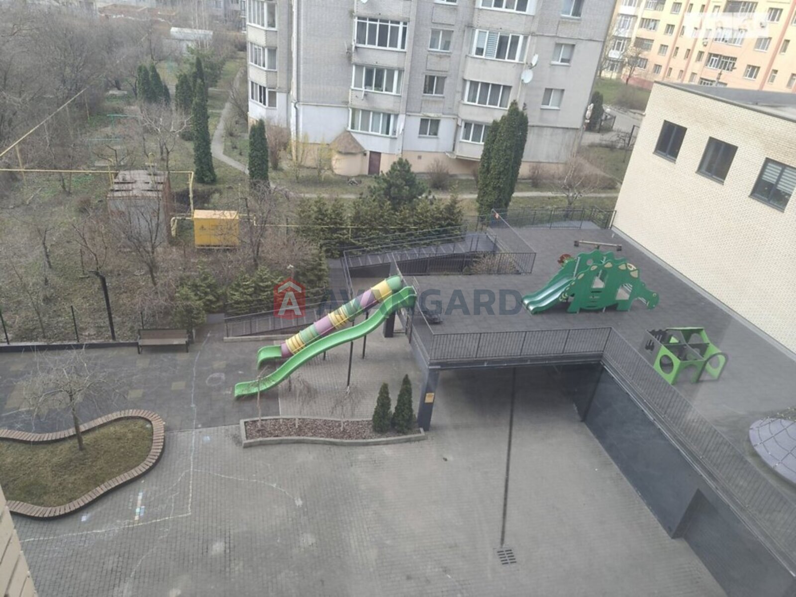 2 ��. ��������, 82/-/- ��. �., 5/10 ������ ���� 10