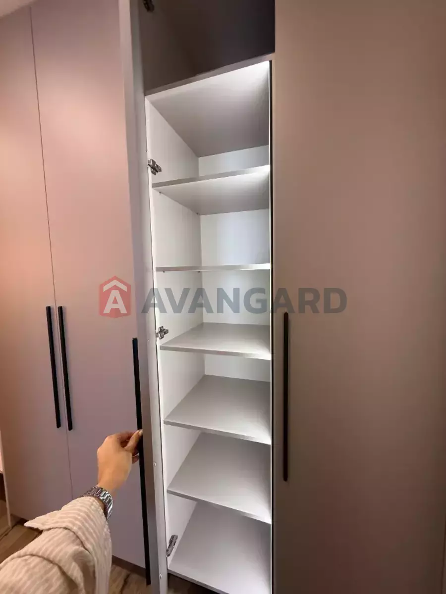 3 ��. ��������, 69/-/- ��. �., 8/10 ������ ���� 17