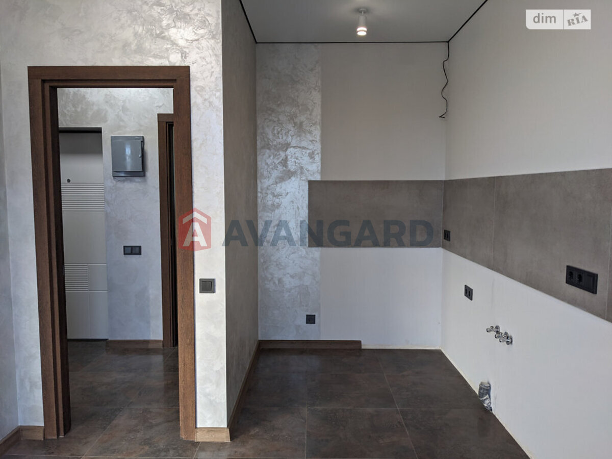 1 ����. ��������, 40/19/11 ��. �., 1/4 ���� ���� 22