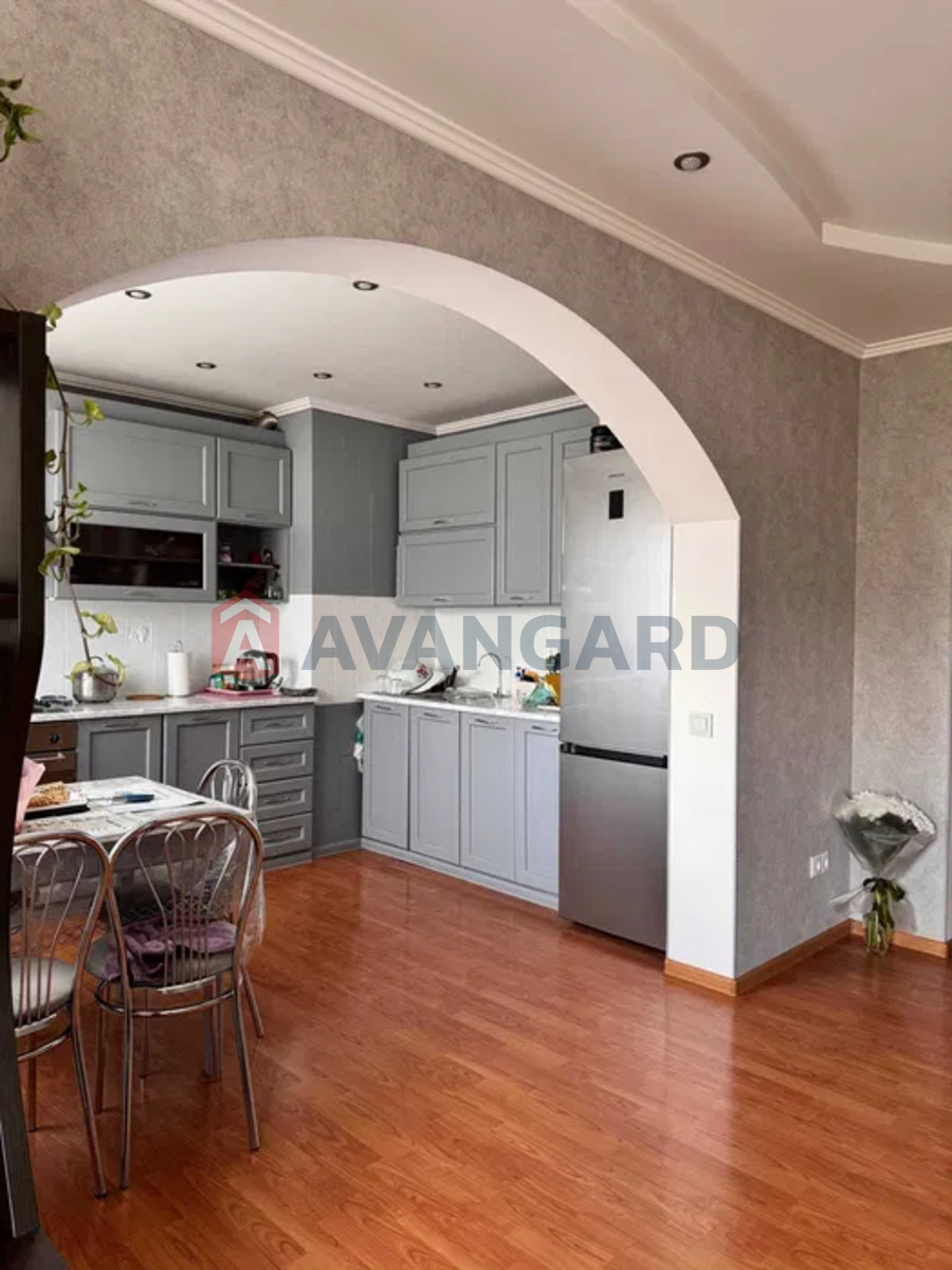 3 ��. ��������, 64/-/11 ��. �., 7/9 ������ ���� 3