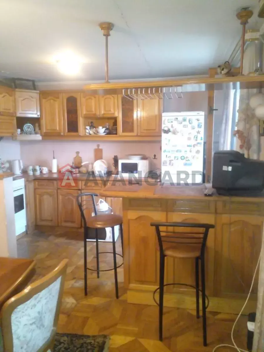 4 ����. ��������, 84/-/17 ��. �., 12/14 ���� ���� 1