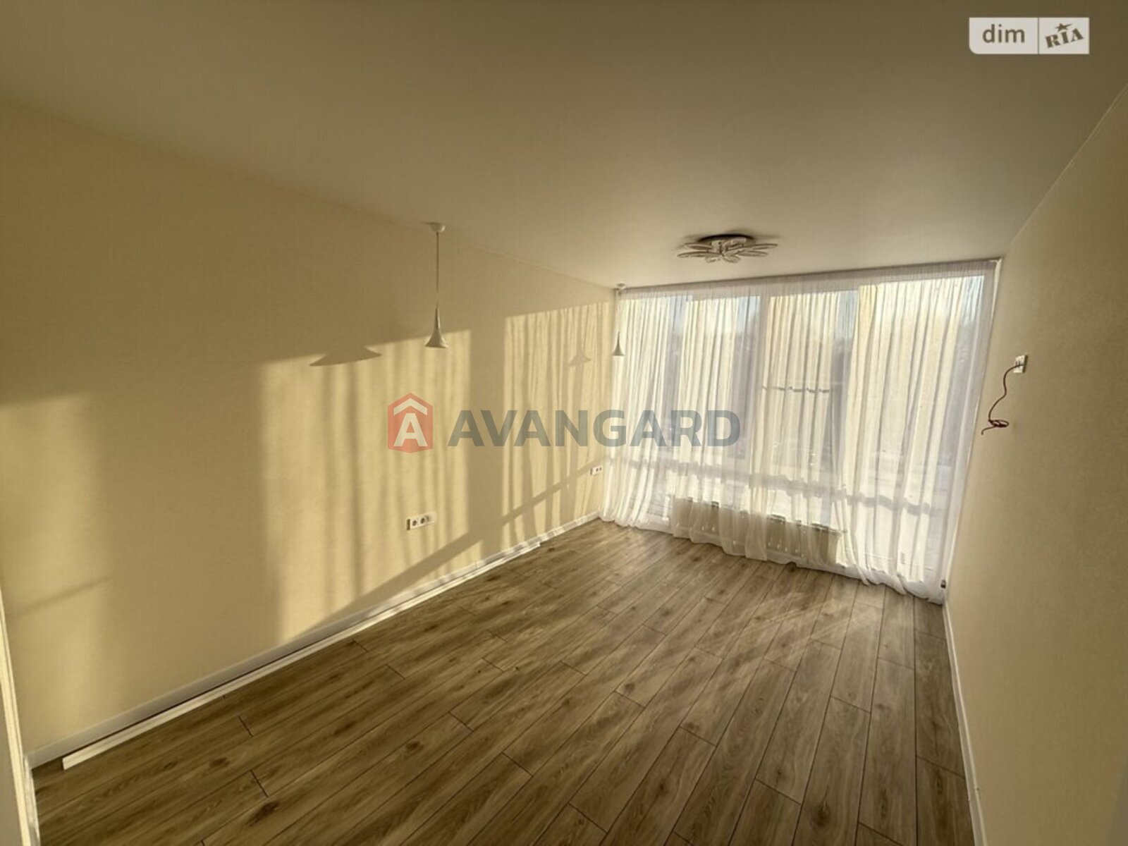 2 ��. ��������, 74/40/19 ��. �., 2/10 ������ ���� 8