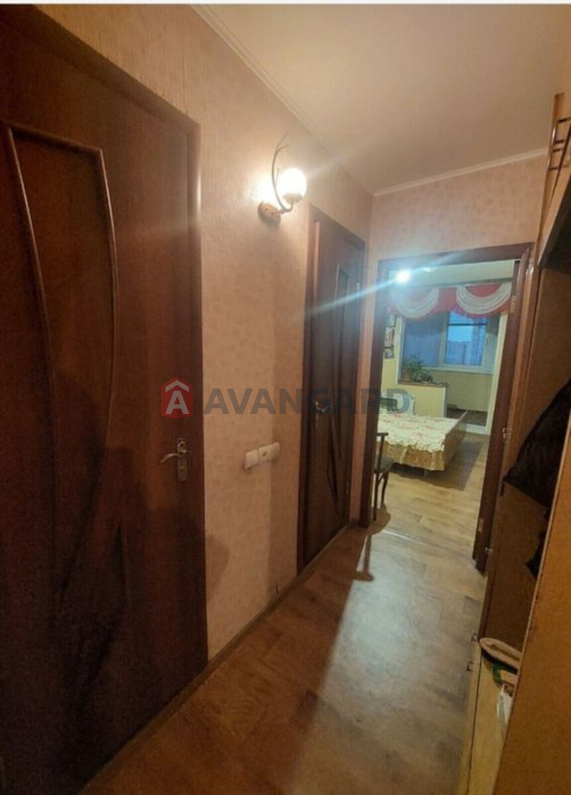 3 ��. ��������, 68/-/8 ��. �., 8/10 ������ ���� 8